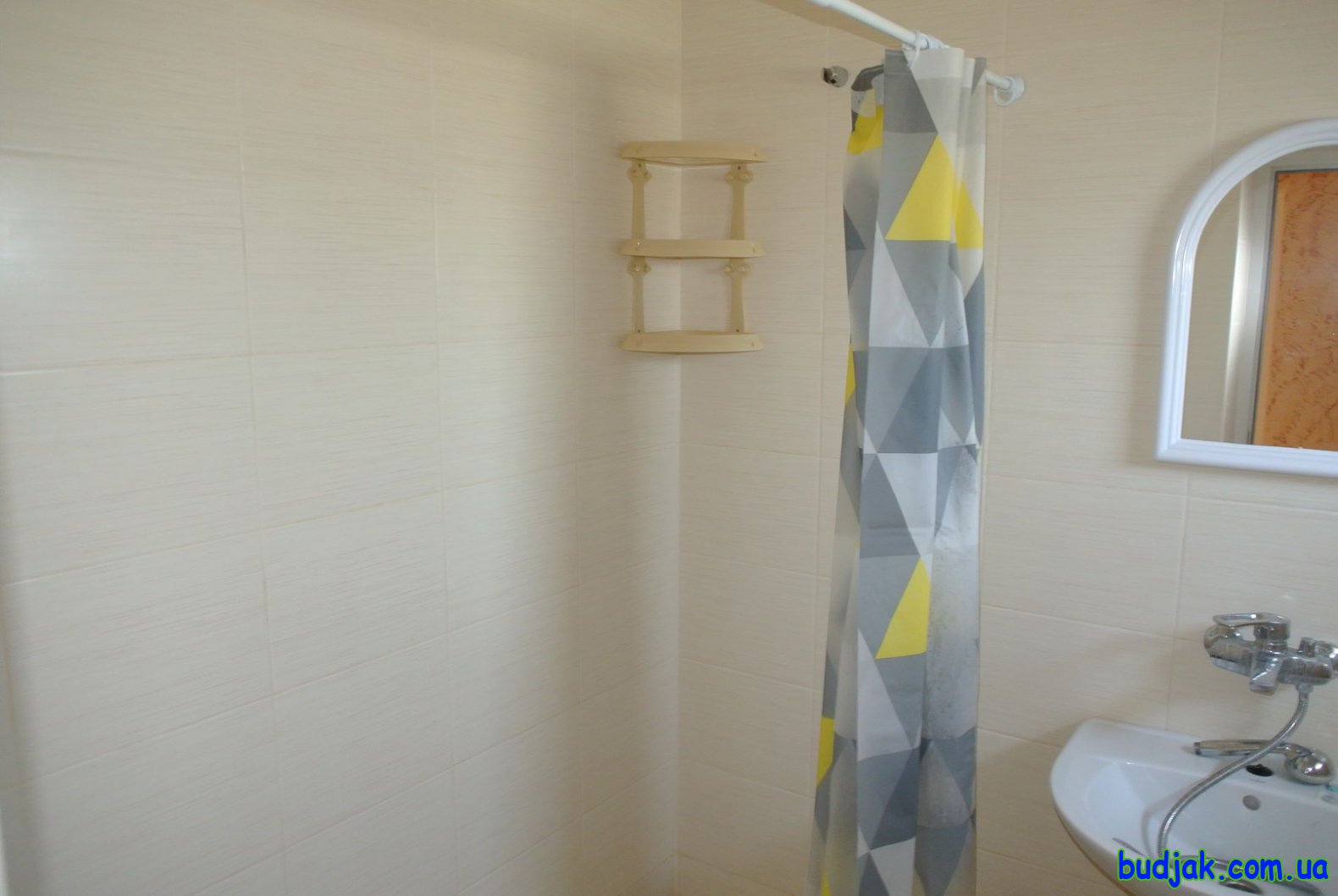 4-х местный 2-х комнатный номер. База отдыха «Плай». Курорт Рассейка. Фото № 0535. 2017 год